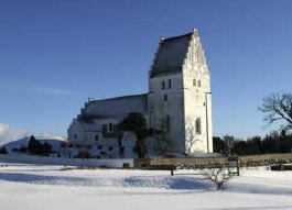 Elmelunde-kirke-i-sne.jpg
